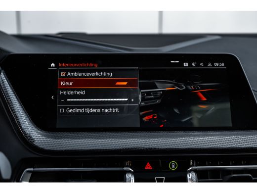 BMW 1 Serie M135i xDrive High Executive 306 PK | Panoramadak | Harman Kardon | Geheugen Stoelen | Stuurverwar... ActivLease financial lease
