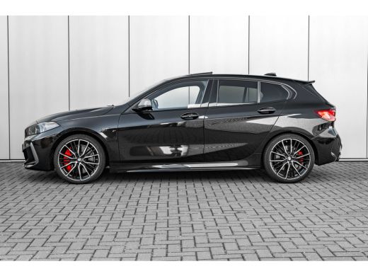 BMW 1 Serie M135i xDrive High Executive 306 PK | Panoramadak | Harman Kardon | Geheugen Stoelen | Stuurverwar... ActivLease financial lease