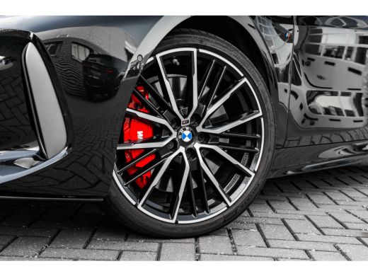 BMW 1 Serie M135i xDrive High Executive 306 PK | Panoramadak | Harman Kardon | Geheugen Stoelen | Stuurverwar... ActivLease financial lease