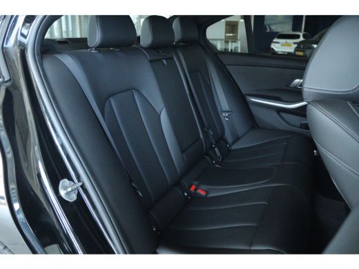 BMW 3 Serie 320e Business Edition Plus M-Sport | 96% SoH | Cruise Control | Camera | Climate Control | Navi |... ActivLease financial lease