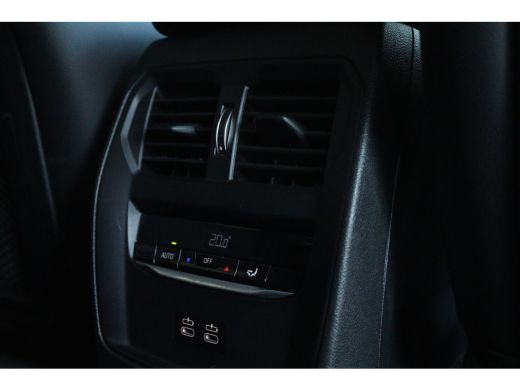 BMW 3 Serie 320e Business Edition Plus M-Sport | 96% SoH | Cruise Control | Camera | Climate Control | Navi |... ActivLease financial lease