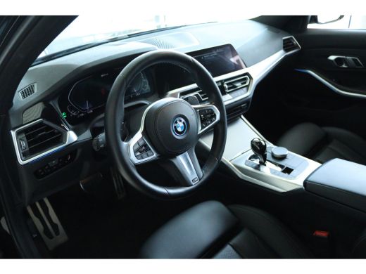 BMW 3 Serie 320e Business Edition Plus M-Sport | 96% SoH | Cruise Control | Camera | Climate Control | Navi |... ActivLease financial lease