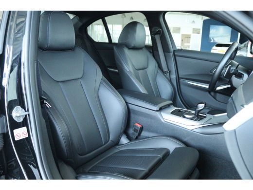 BMW 3 Serie 320e Business Edition Plus M-Sport | 96% SoH | Cruise Control | Camera | Climate Control | Navi |... ActivLease financial lease