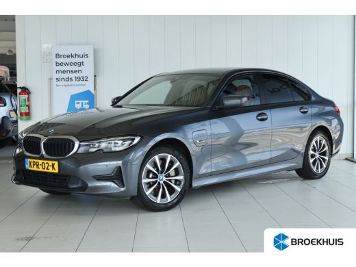 BMW 3 Serie 330e Business Edition Plus | Cruise Control | Camera | Stoelverwarming | LEDER | Carplay | Navi |... ActivLease financial lease