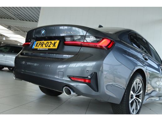 BMW 3 Serie 330e Business Edition Plus | Cruise Control | Camera | Stoelverwarming | LEDER | Carplay | Navi |... ActivLease financial lease