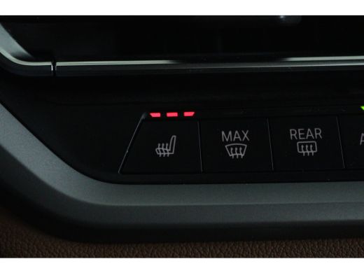 BMW 3 Serie 330e Business Edition Plus | Cruise Control | Camera | Stoelverwarming | LEDER | Carplay | Navi |... ActivLease financial lease