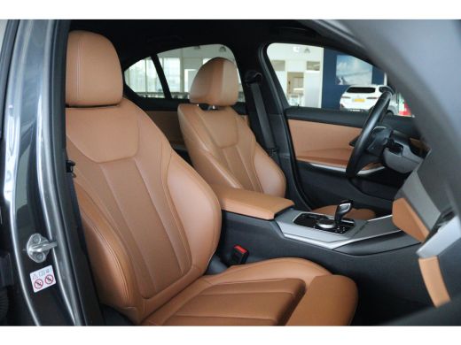 BMW 3 Serie 330e Business Edition Plus | Cruise Control | Camera | Stoelverwarming | LEDER | Carplay | Navi |... ActivLease financial lease