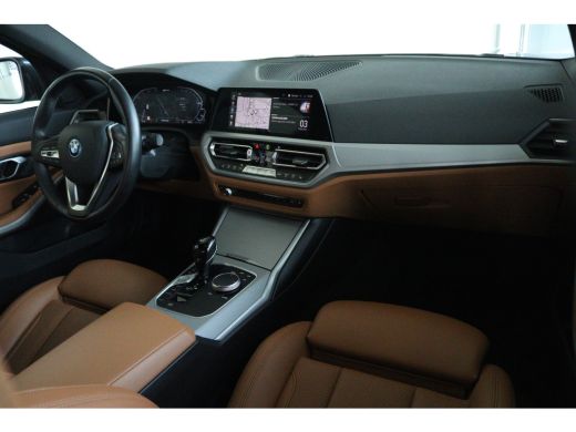 BMW 3 Serie 330e Business Edition Plus | Cruise Control | Camera | Stoelverwarming | LEDER | Carplay | Navi |... ActivLease financial lease