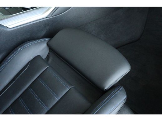 BMW i4 eDrive40 M Sport Edition 84 kWh | SoH 95% | Cruise Control | Schuifdak | 360 Camera | Head-up | S... ActivLease financial lease