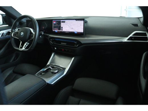BMW i4 eDrive40 M Sport Edition 84 kWh | SoH 95% | Cruise Control | Schuifdak | 360 Camera | Head-up | S... ActivLease financial lease