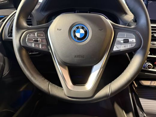 BMW iX3 80 kWh (210kW/286pk) ** LED, LEDER, PANO, MEMORY H&K SOUND, 20-inch LMV ** 1e EIG - UNFALLFREI **... ActivLease financial lease