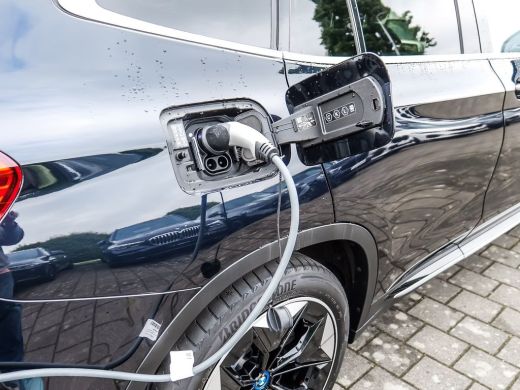 BMW iX3 80 kWh (210kW/286pk) ** LED, LEDER, PANORAMA, MEMORY, H&K SOUND, 20-inch LMV ** 1e EIG - UNFALLFR... ActivLease financial lease