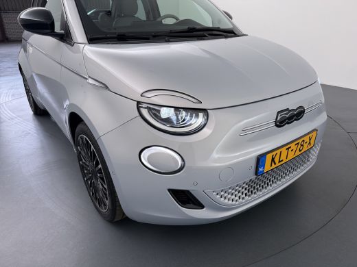 Fiat 500e La Prima 42 kWh | Achteruitrijcamera | Airco (automatisch) | Bestuurdersstoel in hoogte verstelbaar ActivLease financial lease