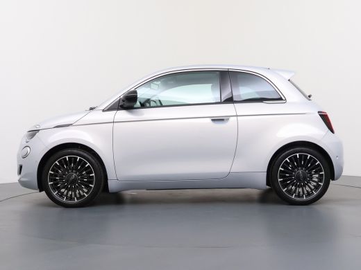 Fiat 500e La Prima 42 kWh | Achteruitrijcamera | Airco (automatisch) | Bestuurdersstoel in hoogte verstelbaar ActivLease financial lease