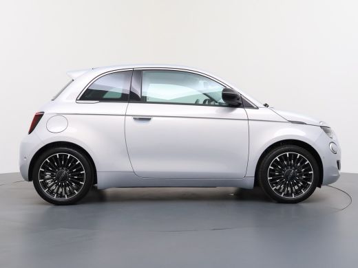 Fiat 500e La Prima 42 kWh | Achteruitrijcamera | Airco (automatisch) | Bestuurdersstoel in hoogte verstelbaar ActivLease financial lease