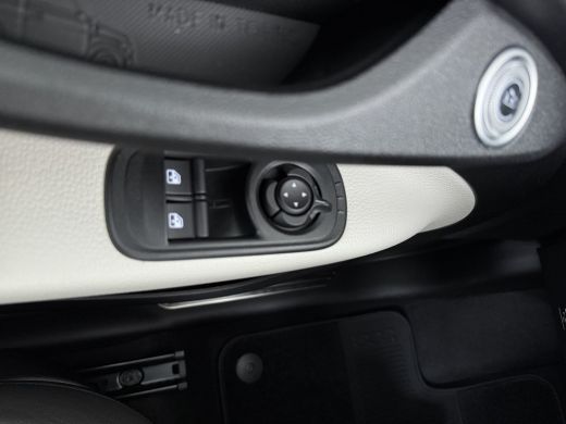 Fiat 500e La Prima 42 kWh | Achteruitrijcamera | Airco (automatisch) | Bestuurdersstoel in hoogte verstelbaar ActivLease financial lease