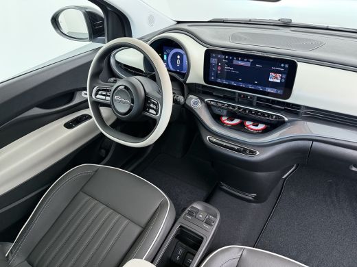 Fiat 500e La Prima 42 kWh | Achteruitrijcamera | Airco (automatisch) | Bestuurdersstoel in hoogte verstelbaar ActivLease financial lease