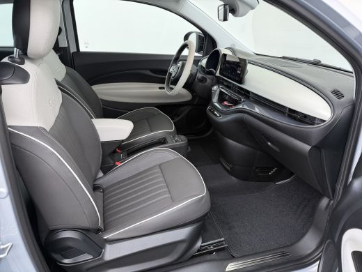 Fiat 500e La Prima 42 kWh | Achteruitrijcamera | Airco (automatisch) | Bestuurdersstoel in hoogte verstelbaar ActivLease financial lease