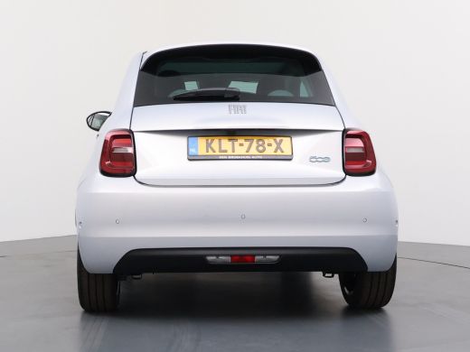 Fiat 500e La Prima 42 kWh | Achteruitrijcamera | Airco (automatisch) | Bestuurdersstoel in hoogte verstelbaar ActivLease financial lease