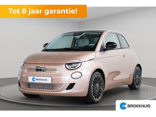 Fiat 500e La Prima 42 kWh | Panoramadak | Camera | Stoelverwarming | Adaptive Cruise Controle | Parkeersens... ActivLease financial lease
