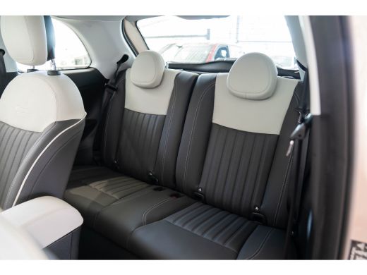 Fiat 500e La Prima 42 kWh | Panoramadak | Camera | Stoelverwarming | Adaptive Cruise Controle | Parkeersens... ActivLease financial lease