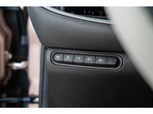 Fiat 500e La Prima 42 kWh | Panoramadak | Camera | Stoelverwarming | Adaptive Cruise Controle | Parkeersens... ActivLease financial lease