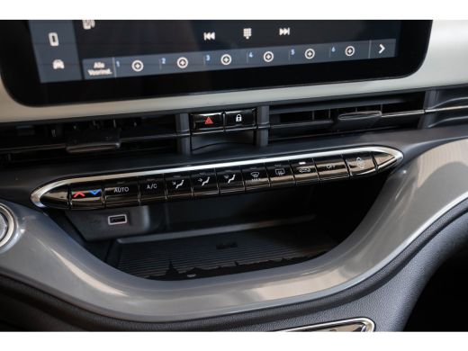 Fiat 500e La Prima 42 kWh | Panoramadak | Camera | Stoelverwarming | Adaptive Cruise Controle | Parkeersens... ActivLease financial lease