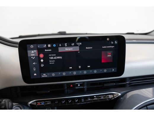Fiat 500e La Prima 42 kWh | Panoramadak | Camera | Stoelverwarming | Adaptive Cruise Controle | Parkeersens... ActivLease financial lease