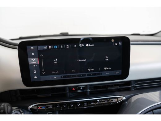 Fiat 500e La Prima 42 kWh | Panoramadak | Camera | Stoelverwarming | Adaptive Cruise Controle | Parkeersens... ActivLease financial lease