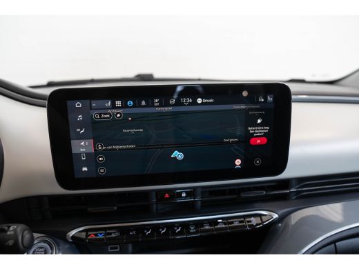 Fiat 500e La Prima 42 kWh | Panoramadak | Camera | Stoelverwarming | Adaptive Cruise Controle | Parkeersens... ActivLease financial lease