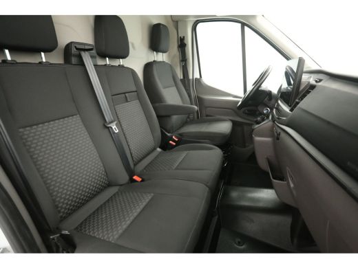 Ford E-Transit L3H2 68 kWh | Snelladen | SOH 95% | 360&deg; | Clima | 3 Zits | Cruise | Carplay | Parkeersens. ActivLease financial lease