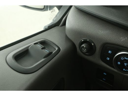 Ford E-Transit L3H2 68 kWh | Snelladen | SOH 95% | 360&deg; | Clima | 3 Zits | Cruise | Carplay | Parkeersens. ActivLease financial lease