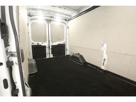 Ford E-Transit L3H2 68 kWh | Snelladen | SOH 95% | 360&deg; | Clima | 3 Zits | Cruise | Carplay | Parkeersens. ActivLease financial lease