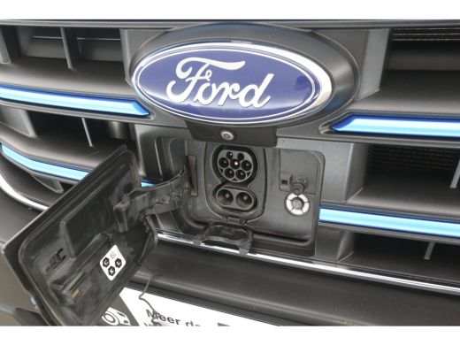Ford E-Transit L3H2 68 kWh | Snelladen | SOH 95% | 360&deg; | Clima | 3 Zits | Cruise | Carplay | Parkeersens. ActivLease financial lease