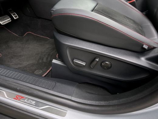 Ford Kuga 2.5 PHEV ST-Line X | Black Pack | Trekhaak | AGR Stoelen | B&O Audio | 20 inch | Pano ActivLease financial lease
