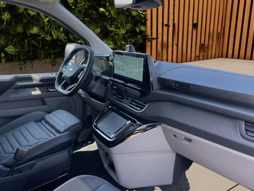 Ford Tourneo Custom Custom Titanium X Plug-in Hybrid 7 pers. | Panoramisch Dak | Elek. Trekhaak | Luxe | Op Voorraad!! ActivLease financial lease