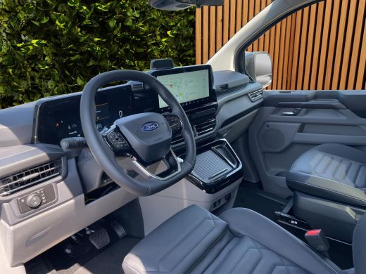 Ford Tourneo Custom Custom Titanium X Plug-in Hybrid 7 pers. | Panoramisch Dak | Elek. Trekhaak | Luxe | Op Voorraad!! ActivLease financial lease