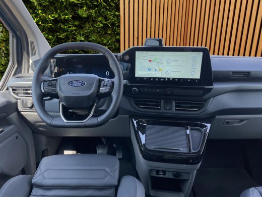 Ford Tourneo Custom Custom Titanium X Plug-in Hybrid 7 pers. | Panoramisch Dak | Elek. Trekhaak | Luxe | Op Voorraad!! ActivLease financial lease