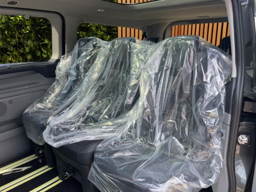Ford Tourneo Custom Custom Titanium X Plug-in Hybrid 7 pers. | Panoramisch Dak | Elek. Trekhaak | Luxe | Op Voorraad!! ActivLease financial lease