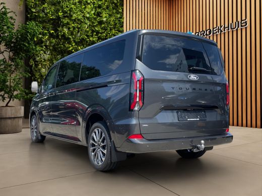 Ford Tourneo Custom Custom Titanium X Plug-in Hybrid 7 pers. | Panoramisch Dak | Elek. Trekhaak | Luxe | Op Voorraad!! ActivLease financial lease