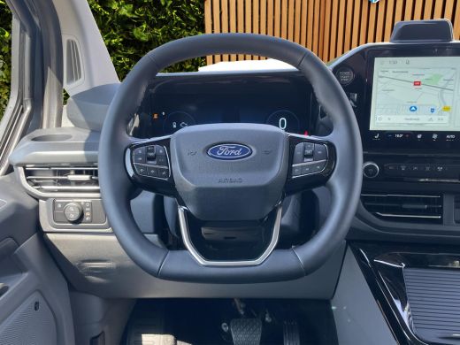 Ford Tourneo Custom Custom Titanium X Plug-in Hybrid 7 pers. | Panoramisch Dak | Elek. Trekhaak | Luxe | Op Voorraad!! ActivLease financial lease