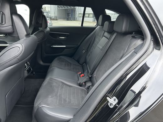 Mercedes-Benz C-Klasse 300e AMG Estate // Trekhaak // Panoramadak // Distronic // 360 Camera // Memory // Sfeerverlichting ActivLease financial lease