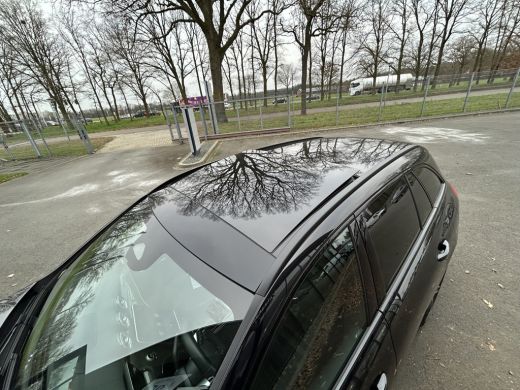 Mercedes-Benz C-Klasse 300e AMG Estate // Trekhaak // Panoramadak // Distronic // 360 Camera // Memory // Sfeerverlichting ActivLease financial lease