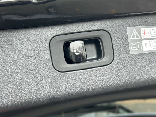 Mercedes-Benz C-Klasse 300e AMG Estate // Trekhaak // Panoramadak // Distronic // 360 Camera // Memory // Sfeerverlichting ActivLease financial lease