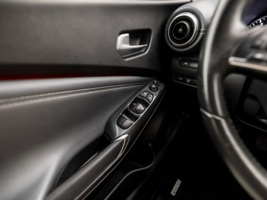 Nissan Juke 1.0 DIG-T N-Connecta Black Sport (APPLE CARPLAY, NAVIGATIE, CLIMATE, CAMERA, SPORTSTOELEN, GETINT... ActivLease financial lease