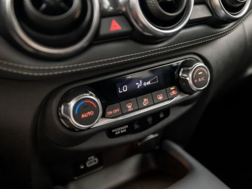 Nissan Juke 1.0 DIG-T N-Connecta Black Sport (APPLE CARPLAY, NAVIGATIE, CLIMATE, CAMERA, SPORTSTOELEN, GETINT... ActivLease financial lease