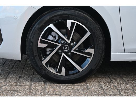 Opel Corsa GS | Dode hoek waarschuwing | IntelliLux LED Matrix-verlichting, inclusief LED matrix koplampen m... ActivLease financial lease