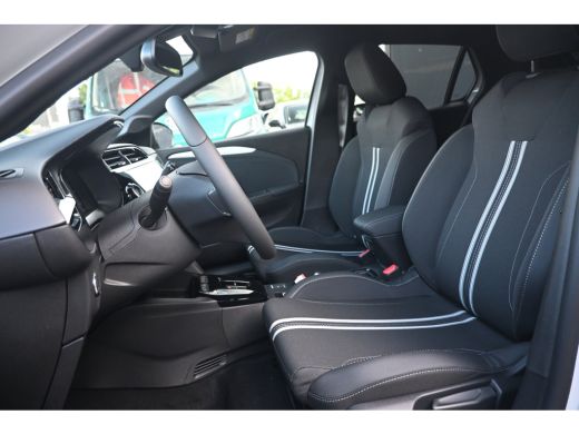 Opel Corsa GS | Dode hoek waarschuwing | IntelliLux LED Matrix-verlichting, inclusief LED matrix koplampen m... ActivLease financial lease