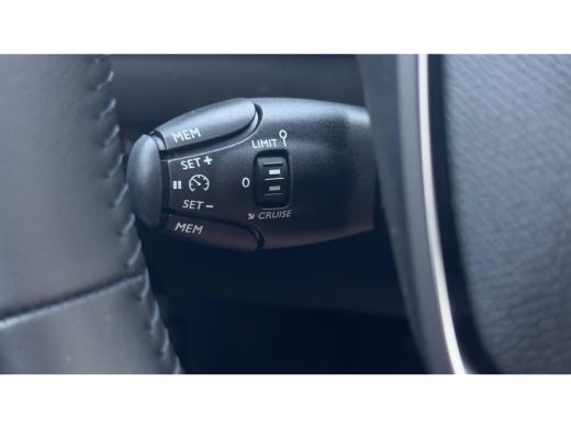 Peugeot e-208 EV Business 50 kWh | Apple Carplay / Android Auto | Camera achter | Parkeer sensoren voor + achter | ActivLease financial lease