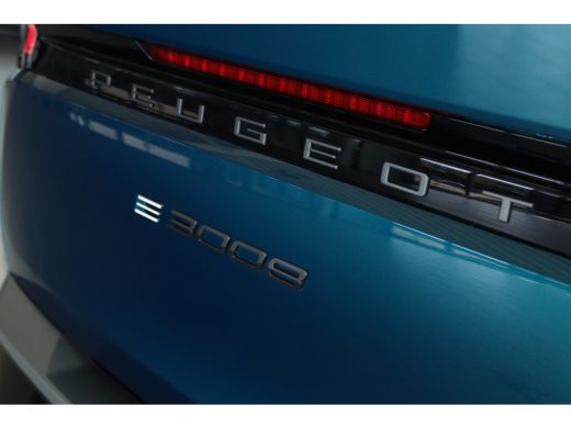 Peugeot e-3008 GT Long Range 230 97 kWh | Adapt. Cruise | Focal Audio | Schuifdak | Stoelverwarming | Elektr. Kl... ActivLease financial lease